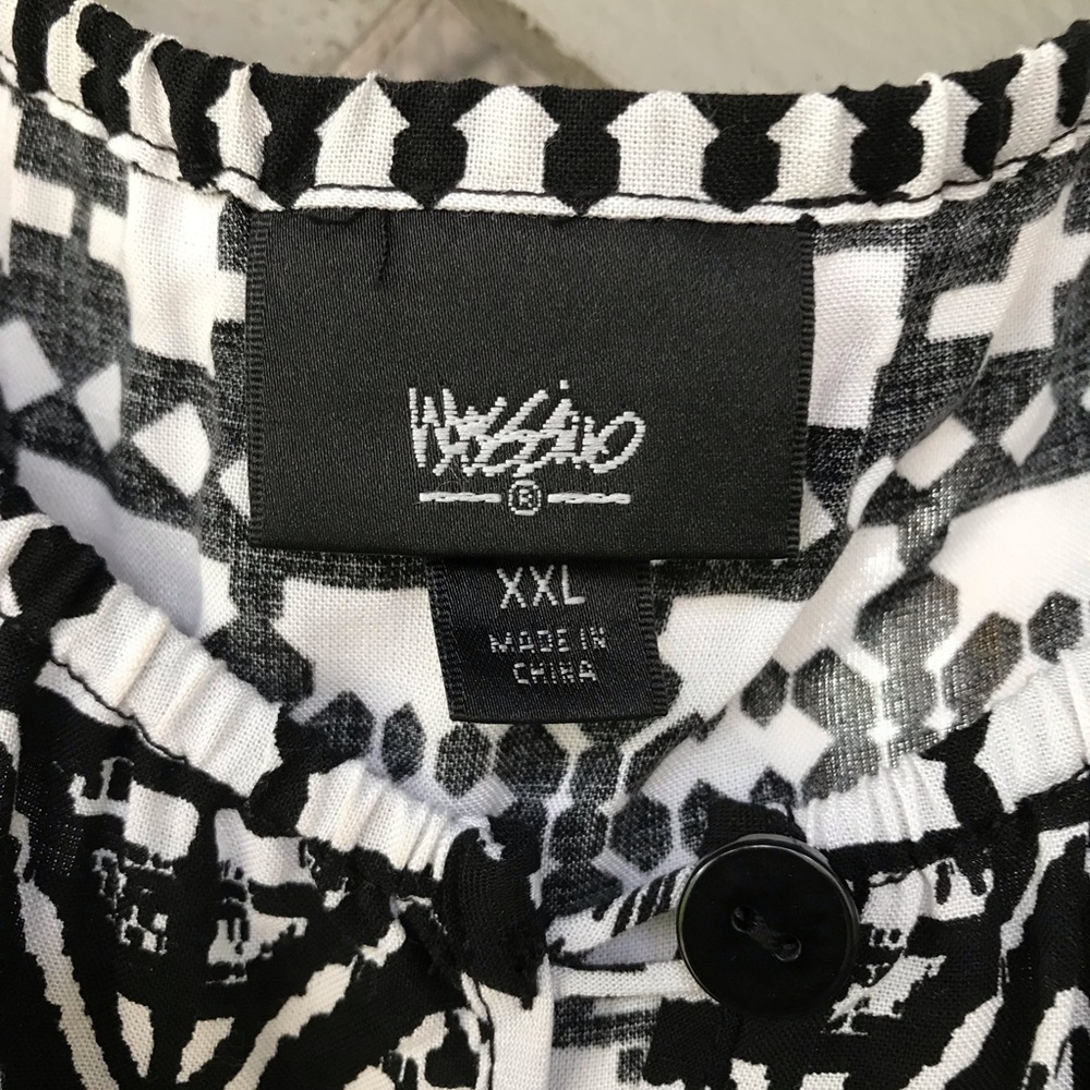 Casual black &white dress